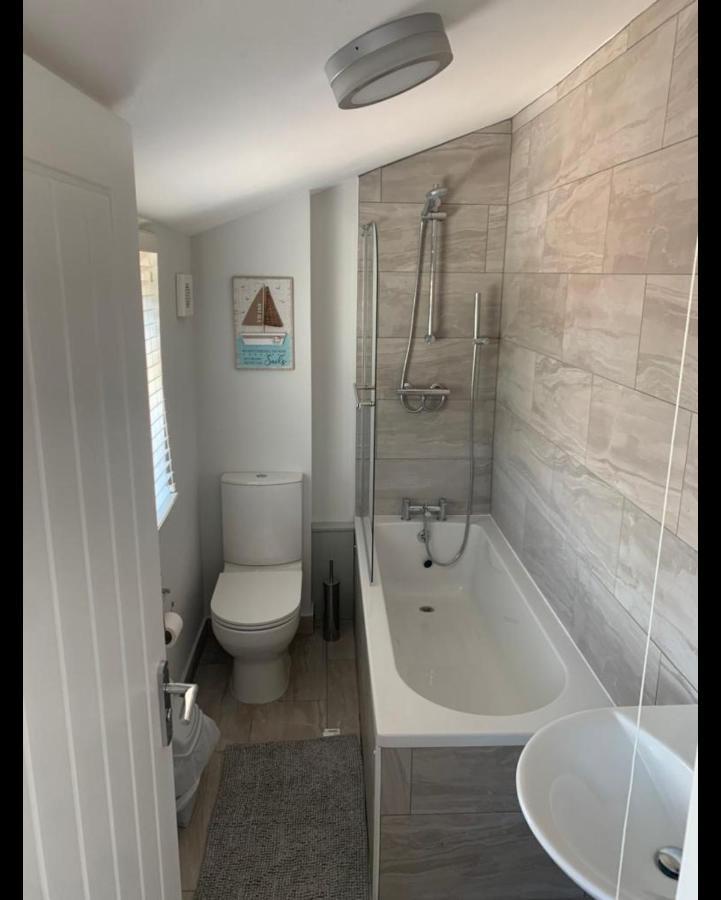 Beautiful Room In Apartment Near Town Centre Регби Экстерьер фото